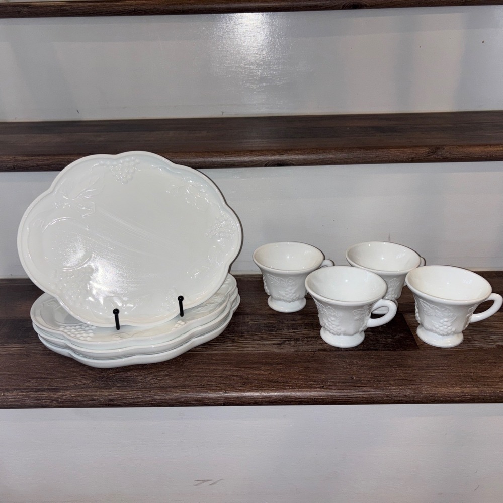 VTG Set of 4 Milk Glass Harvest by Grape Snack Lunch Plates & Cups